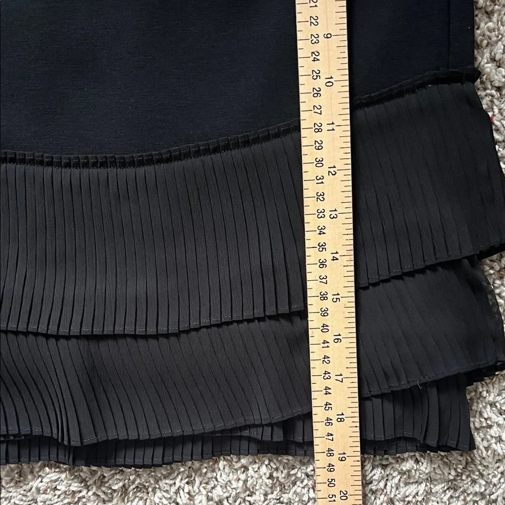 NWT ANN TAYLOR Black Pleated Ruffle Layered Skirt Black in Size 2
